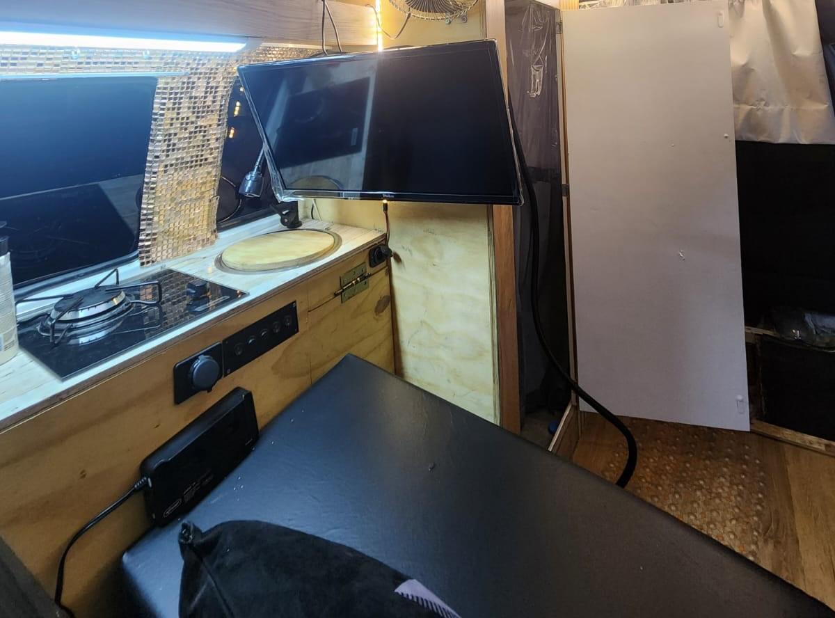 Cozinha e TV